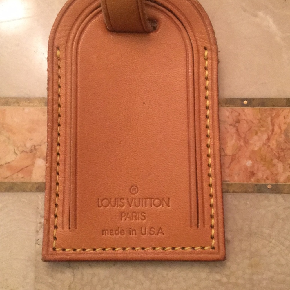 New Louis Vuitton leather luggage name tag